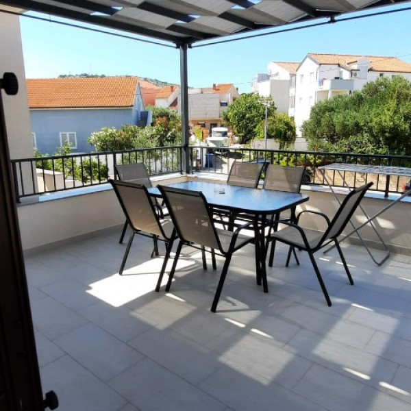 Beach apartment Kate - Wake up to the sea, terrace, garden & parking, Murter - Dalmatia, Holidays in Croatia Hrvatska
