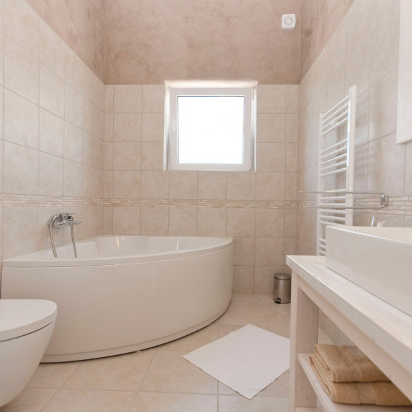 Bathroom / WC, Villa BELLA - beautiful & modern house with pool, sauna, jacuzzi, playground & bbq (10+2), Liznjan - Istria, Holidays in Croatia Hrvatska