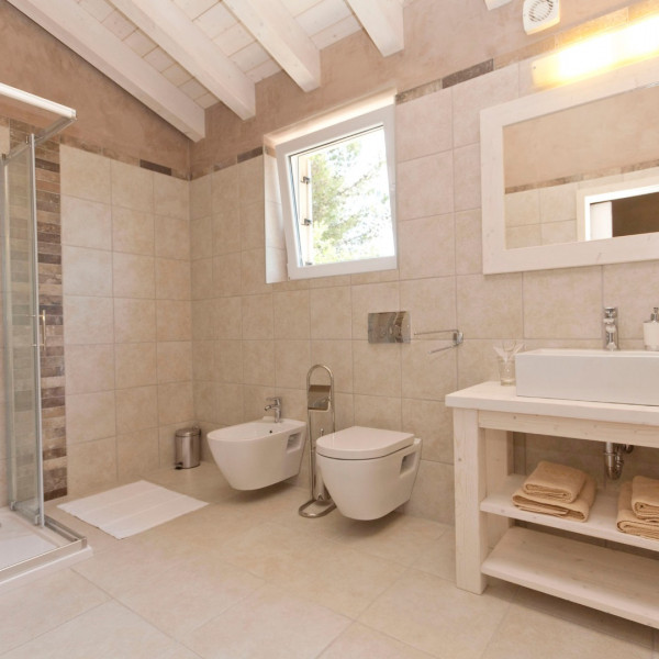 Bathroom / WC, Villa BELLA - beautiful & modern house with pool, sauna, jacuzzi, playground & bbq (10+2), Liznjan - Istria, Holidays in Croatia Hrvatska