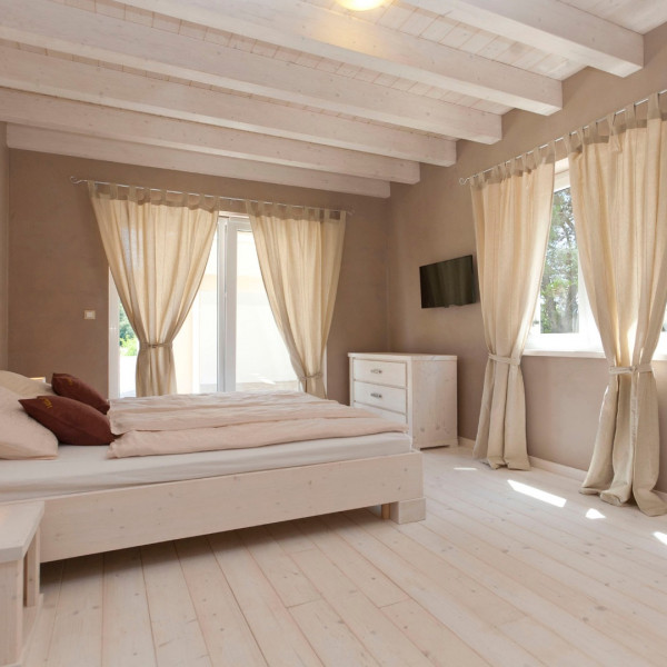 Bedrooms, Villa BELLA - beautiful & modern house, pool, sauna, jacuzzi, playground & bbq, Ližnjan - Istria, Holidays in Croatia Hrvatska