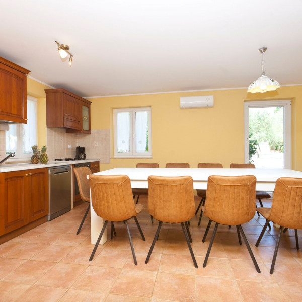 Cucina, Villa DONNA - holiday house for relaxation with pool, sauna, jacuzzi, playground, bbq & billiards, with sea view & near the beaches (10 + 2), Liznjan - Istria, Vacanze in Croazia Hrvatska