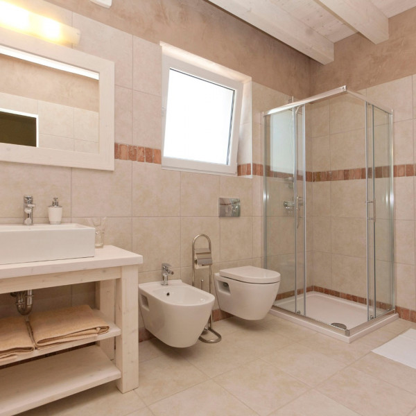 Bathroom / WC, Villa BELLA - beautiful & modern house, pool, sauna, jacuzzi, playground & bbq, Ližnjan - Istria, Holidays in Croatia Hrvatska