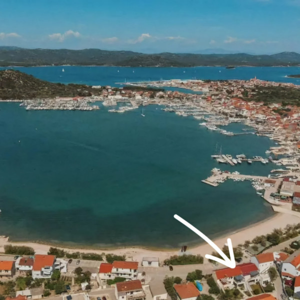 Beach apartment Ana - Wake up to the sea, balcony, terrace, garden & parking, Murter - Dalmatia, Holidays in Croatia Hrvatska