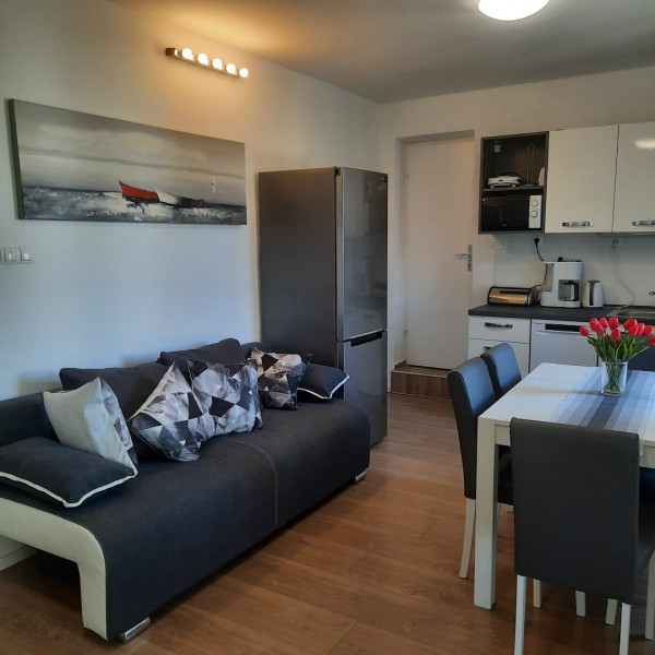 Beach apartment Kate - Wake up to the sea, terrace, garden & parking, Murter - Dalmatia, Holidays in Croatia Hrvatska