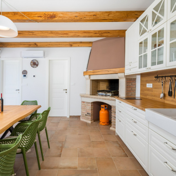 Villa GROFICA - luxury & romance, heated pool, jacuzzi, tavern, near to the sea, Pula - Istria, Holidays in Croatia Hrvatska