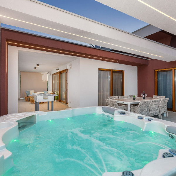 Villa GROFICA - luxury & romance, heated pool, jacuzzi, tavern, near to the sea, Pula - Istria, Holidays in Croatia Hrvatska