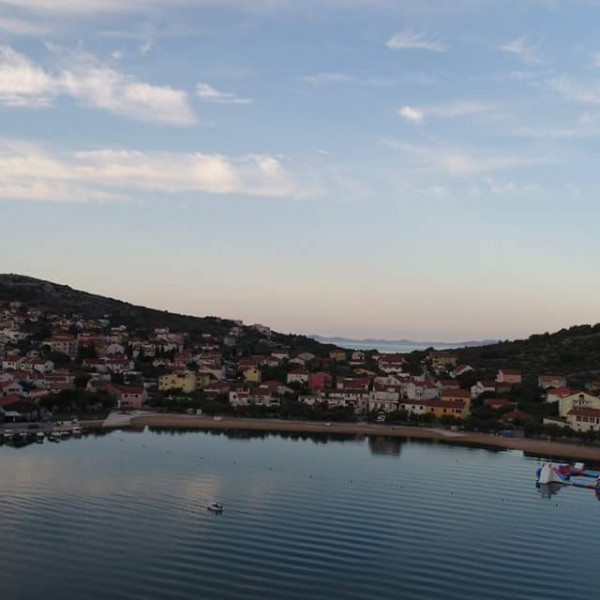 Beach apartment Ana - Wake up to the sea, balcony, terrace, garden & parking, Murter - Dalmatia, Holidays in Croatia Hrvatska
