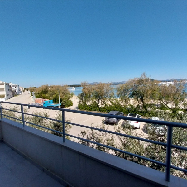 Beach apartment Ana - Wake up to the sea, balcony, terrace, garden & parking, Murter - Dalmatia, Holidays in Croatia Hrvatska