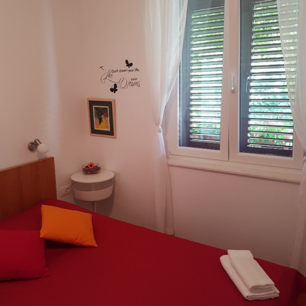 Bedrooms, Beach apartment VAMI - sea view, balcony, garden & bbq, Murter – Dalmatia, Holidays in Croatia Hrvatska
