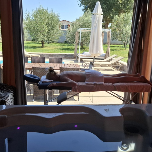 Hacienda MATEA &ndash; an oasis of romance near the beaches, surrounded by olive trees, pool, jacuzzi & playground, Pula - Istria, Vacanze in Croazia Hrvatska
