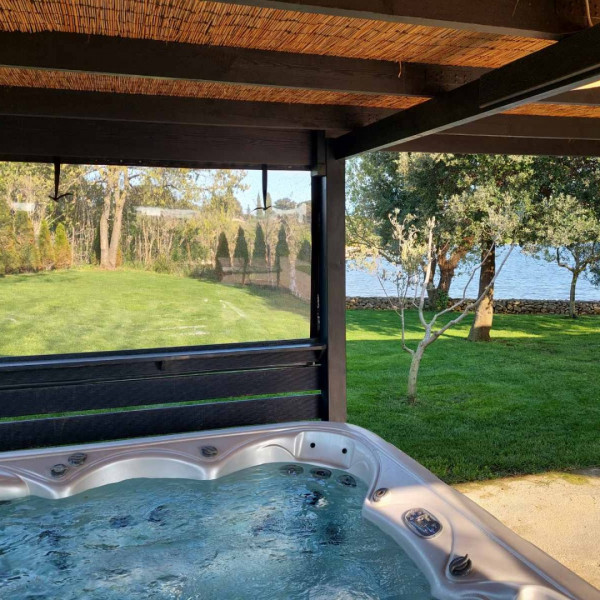 Beach House IVE &ndash; Romantic Escape with jacuzzi, pool & olive grove charm in Pomer, Istria, Holidays in Croatia Hrvatska
