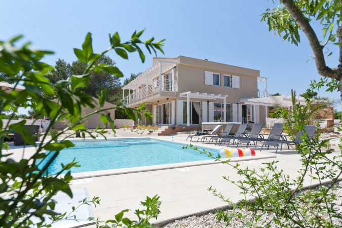 Villa BELLA - beautiful & modern house with pool, sauna, jacuzzi, playground & bbq (10+2 pers.), Liznjan - Istria, Holidays in Croatia Hrvatska