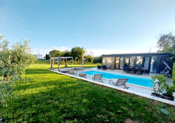 Hacienda MATEA - new house near beaches, fenced yard 2000m2, olive grove, playground, pool, jacuzzi, bbq - Pula, Istria, Vacanze in Croazia Hrvatska