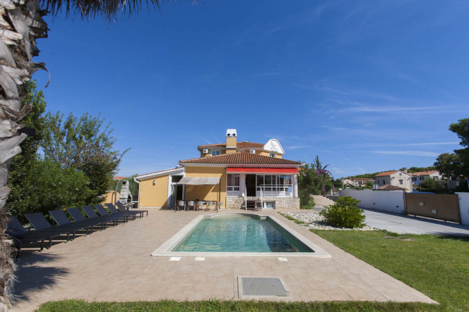 Villa VEDORNA - big luxury house with pool (solar cover), wellness room with jacuzzi & sauna, game room, playground & bbq (20 pers.), Pomer - Istria, Holidays in Croatia Hrvatska